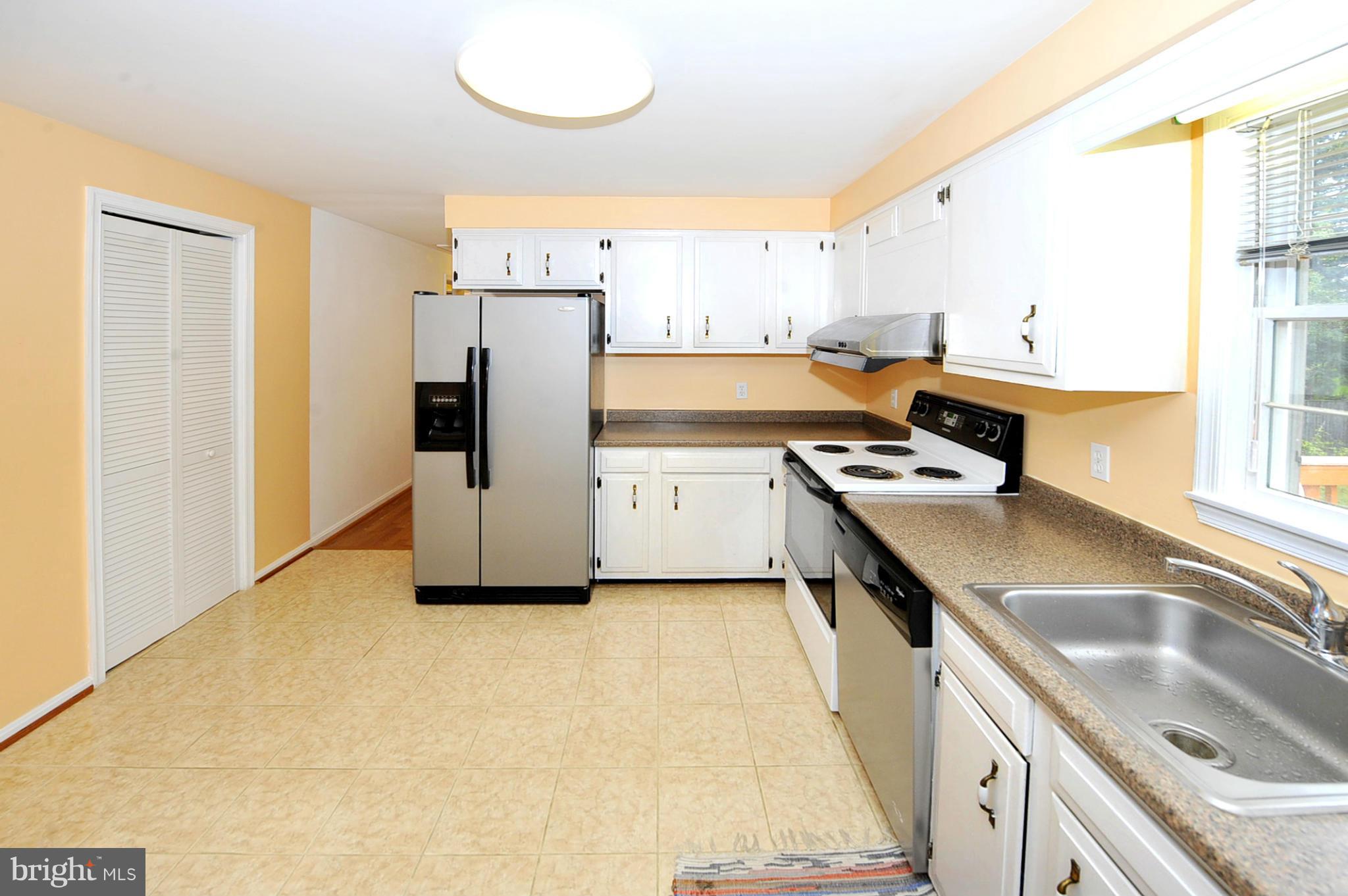 13005 Disney Lane Silver Spring, MD 20906 - Photo 5 of 23 Kitchen