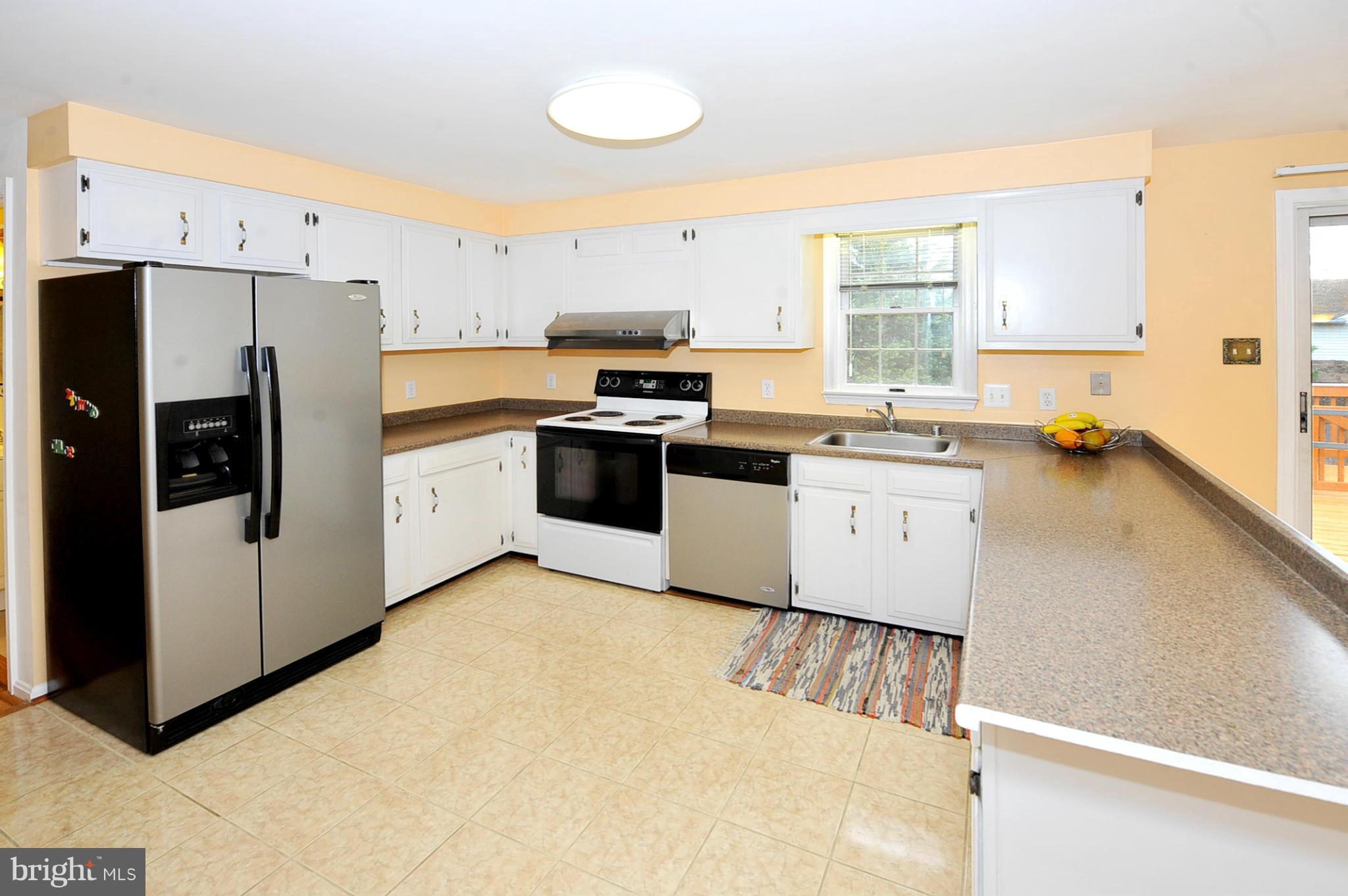 13005 Disney Lane Silver Spring, MD 20906 - Photo 6 of 23 Kitchen