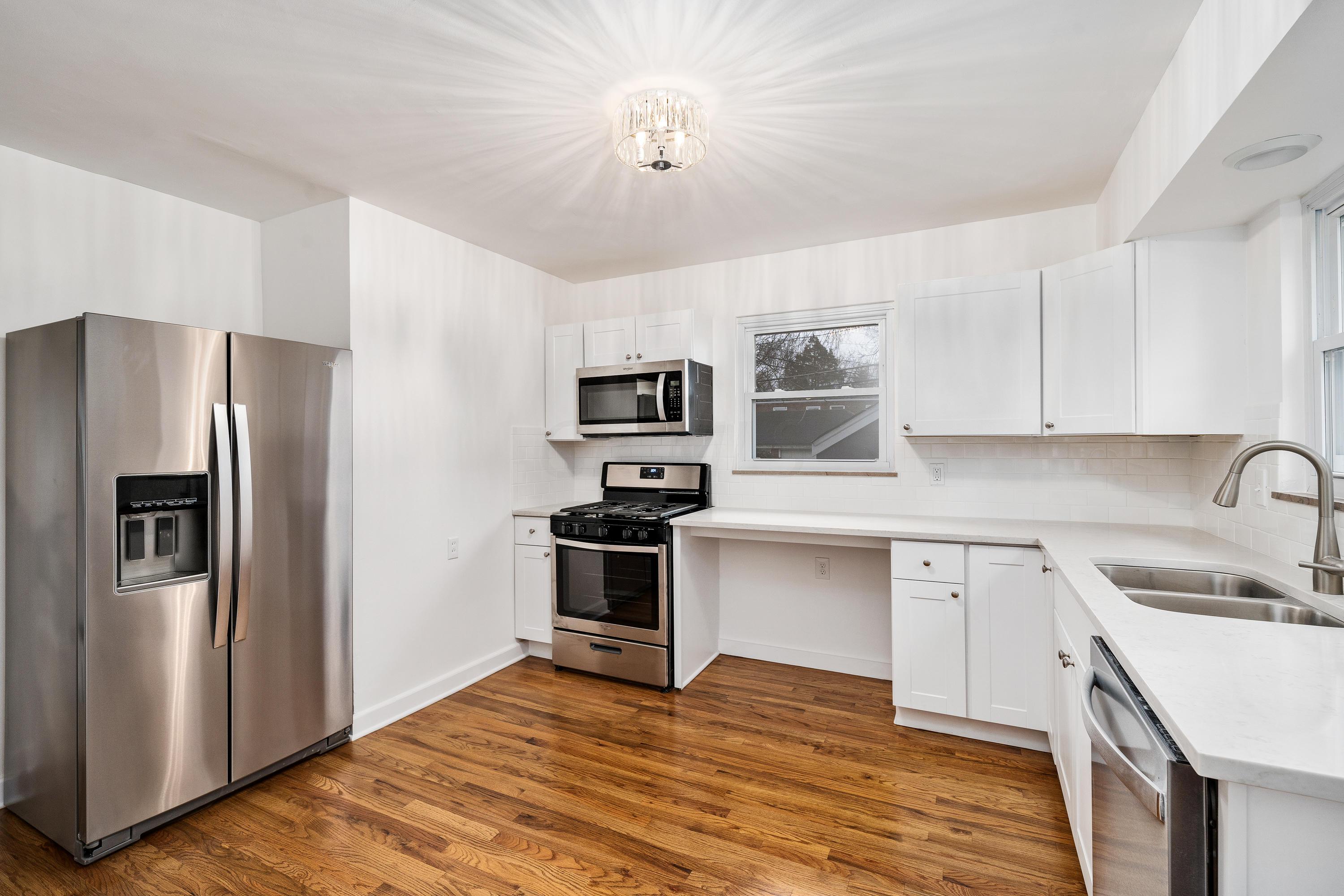 856 Palmer Road Columbus, OH 43212 - Photo 1 of 32 Gallery Image 1