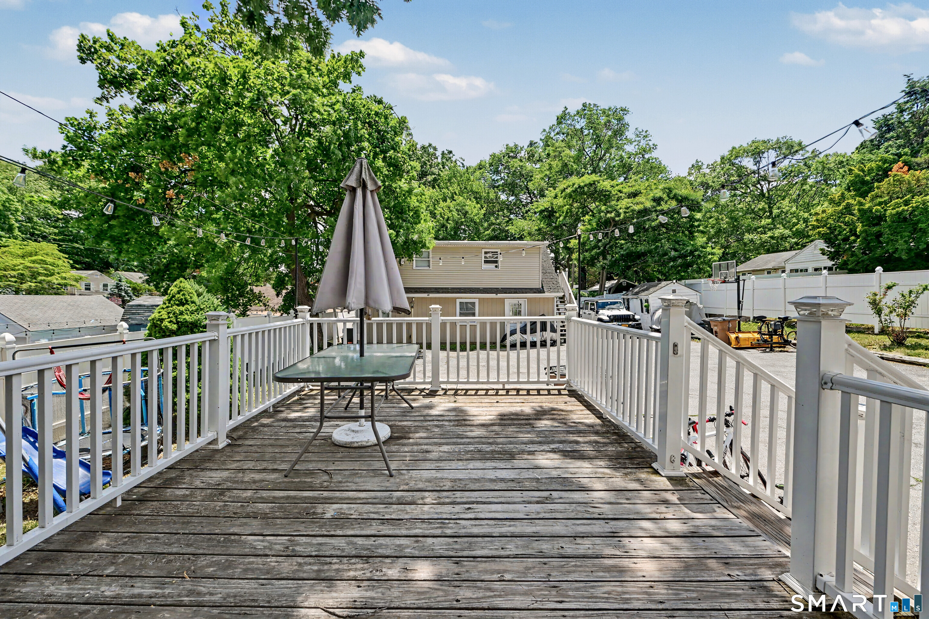 44 Toms Road Stamford, CT 06906 - Photo 5 of 38