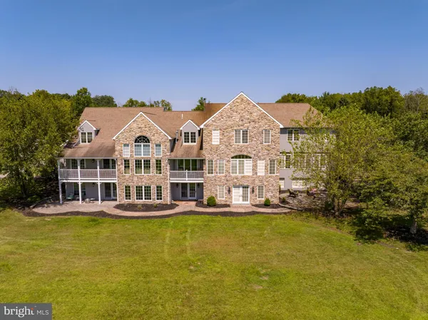 $1,650,000 | 2100 Fox Hollow Lane, East Greenville, PA 18041