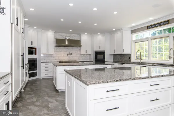 $1,650,000 | 2100 Fox Hollow Lane, East Greenville, PA 18041