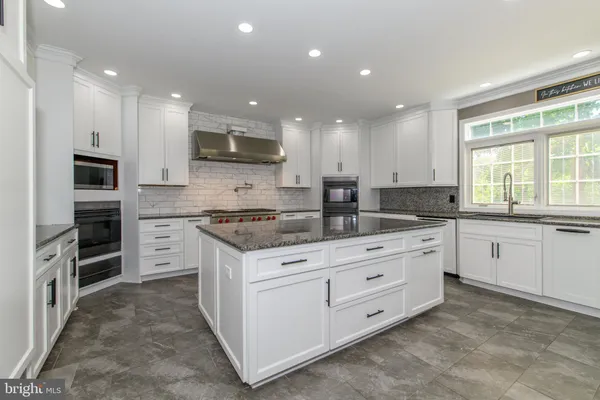 $1,650,000 | 2100 Fox Hollow Lane, East Greenville, PA 18041