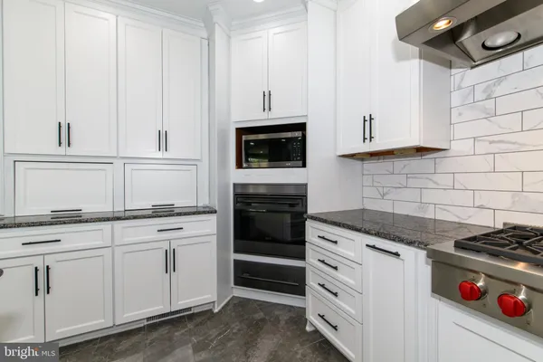 $1,650,000 | 2100 Fox Hollow Lane, East Greenville, PA 18041