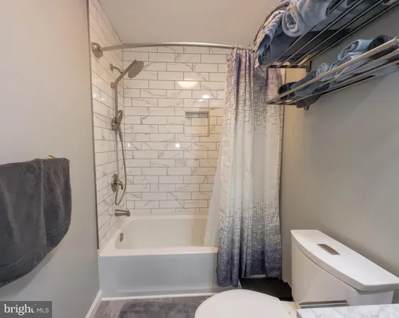 $1,650,000 | 2100 Fox Hollow Lane, East Greenville, PA 18041