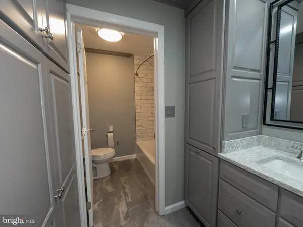 $1,650,000 | 2100 Fox Hollow Lane, East Greenville, PA 18041