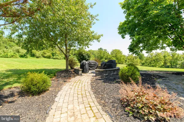 $1,650,000 | 2100 Fox Hollow Lane, East Greenville, PA 18041