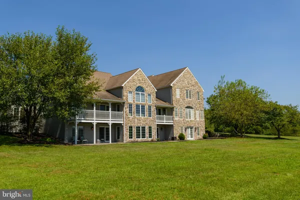 $1,650,000 | 2100 Fox Hollow Lane, East Greenville, PA 18041