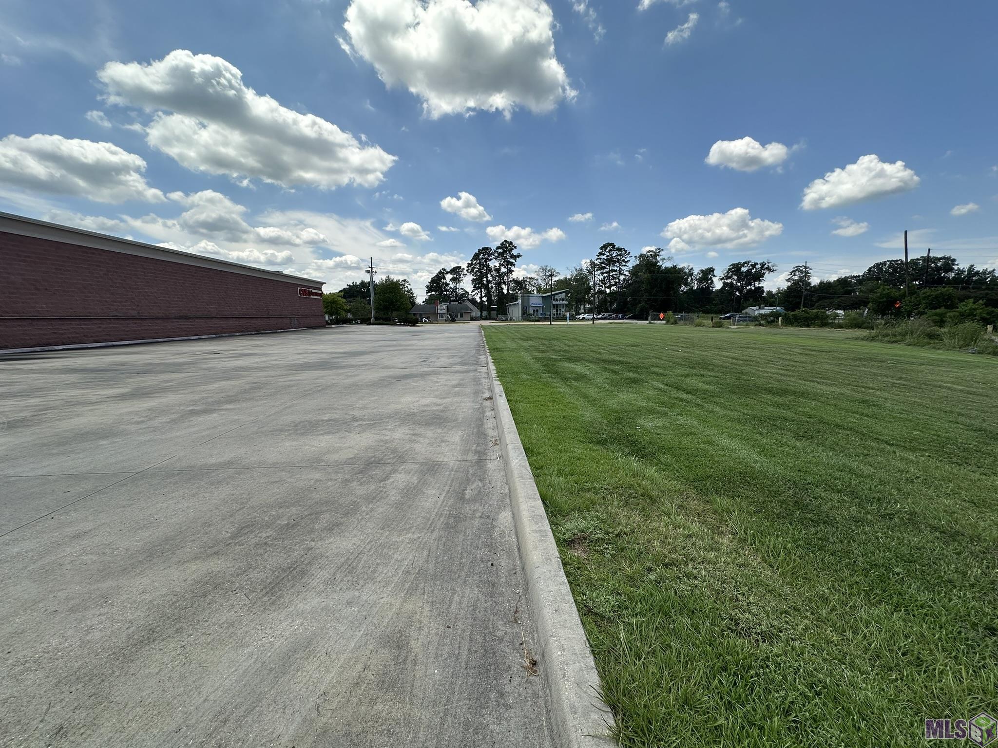 630 South Range Avenue Denham Springs, LA 70726 - Photo 4 of 6