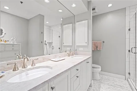 $649,000 | 4950 Central Street, Unit 306, Kansas City, MO 64112