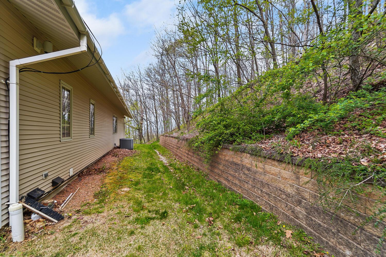 375 Thornton-Spung Road Kingston, OH 45644 - Photo 41 of 45 50036121-069_web