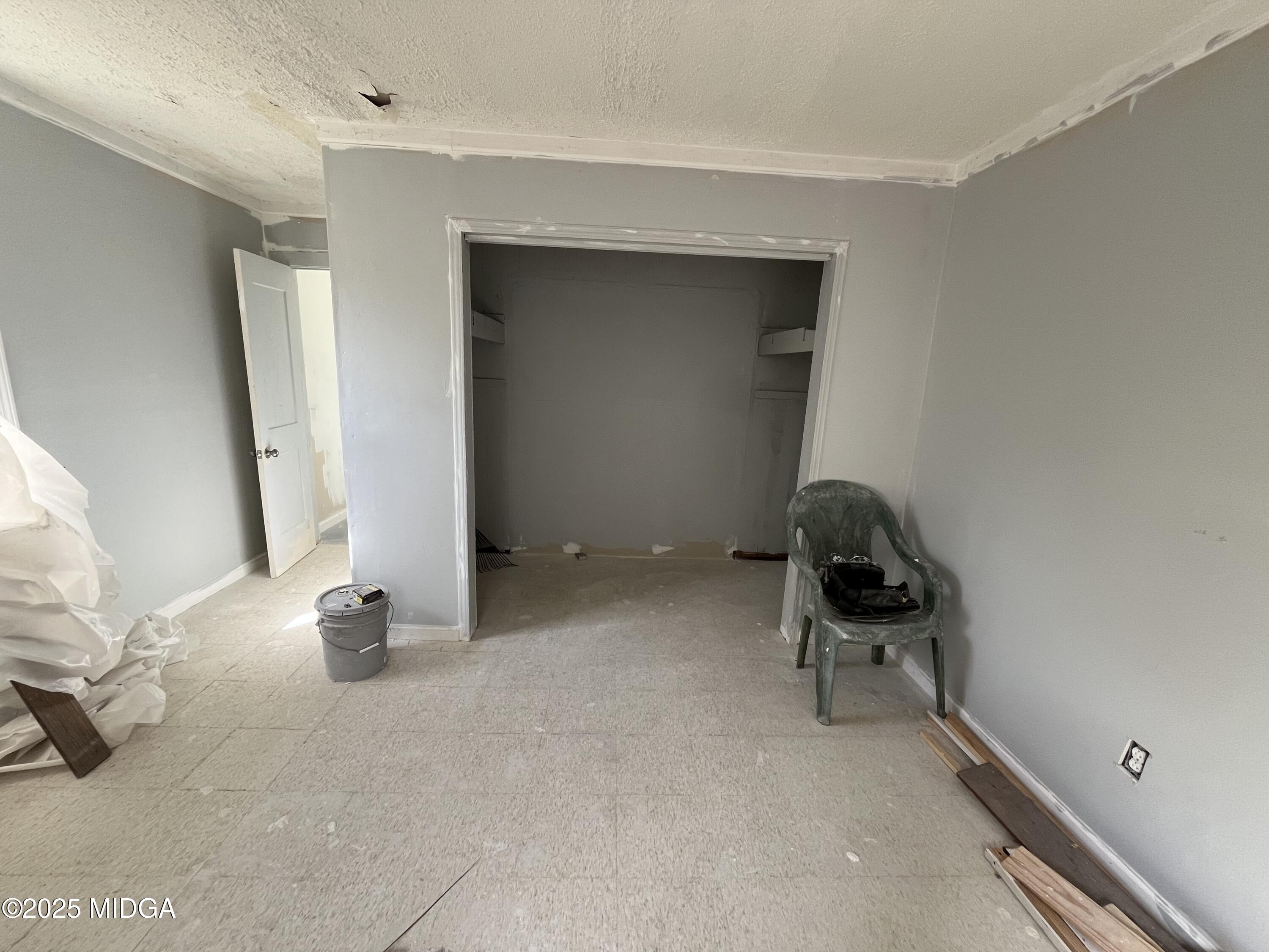 532 Nelson Street Macon, GA 31206 - Photo 12 of 15 a view of room with a window