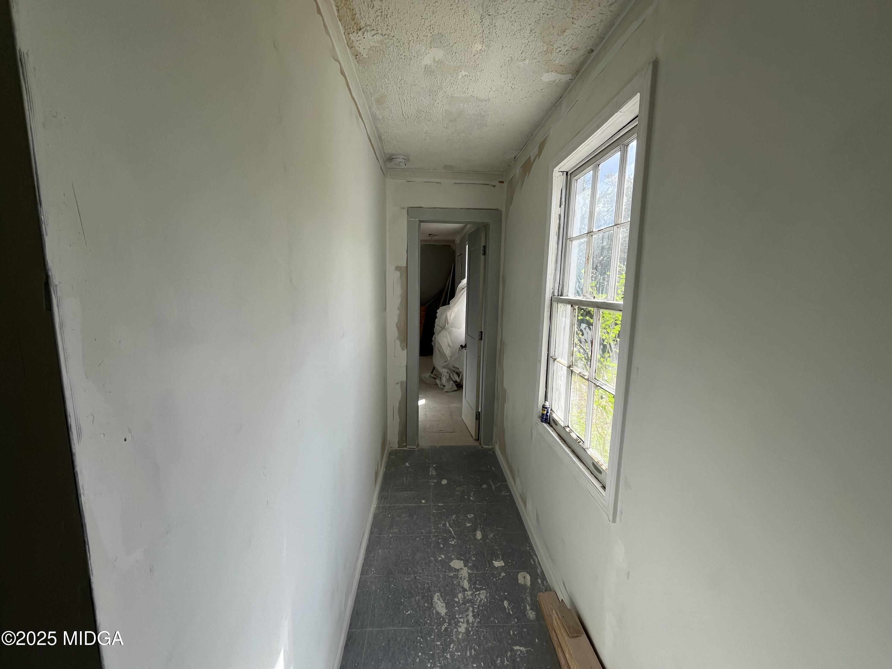 532 Nelson Street Macon, GA 31206 - Photo 9 of 15 a view of a hallway