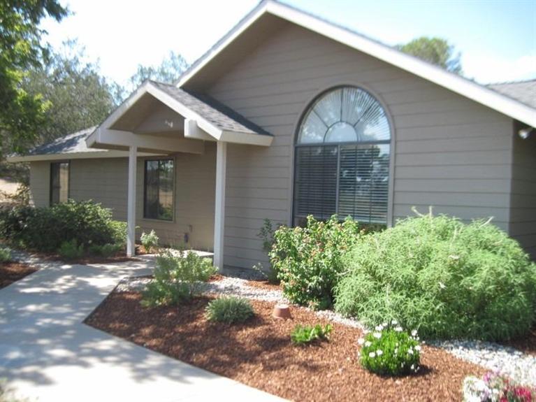 22548 Homestead Road Clovis, CA 93619 - Photo 2 of 35 Gallery Image 2