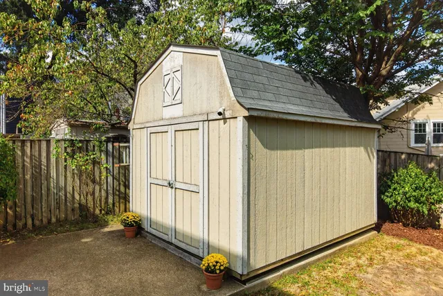 $1,274,900 | 2607 Washington Boulevard, Arlington, VA 22201