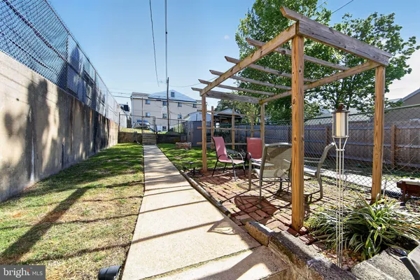 $369,000 | 132 East 3rd Avenue, Conshohocken, PA 19428