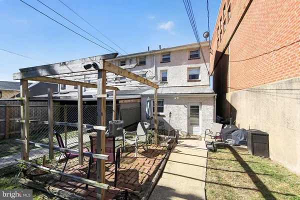 $369,000 | 132 East 3rd Avenue, Conshohocken, PA 19428