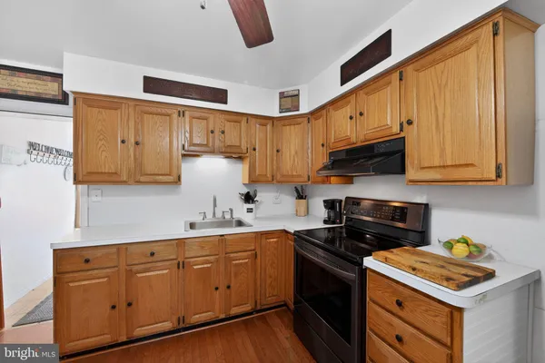 $369,000 | 132 East 3rd Avenue, Conshohocken, PA 19428