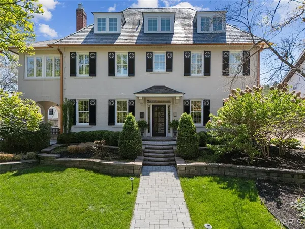 $1,495,000 | 430 West Lockwood Avenue, St. Louis, MO 63119