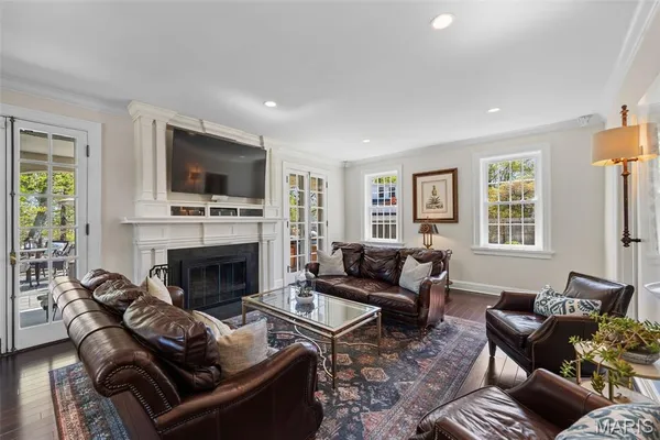 $1,495,000 | 430 West Lockwood Avenue, St. Louis, MO 63119