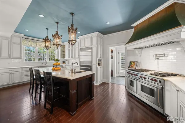$1,495,000 | 430 West Lockwood Avenue, St. Louis, MO 63119