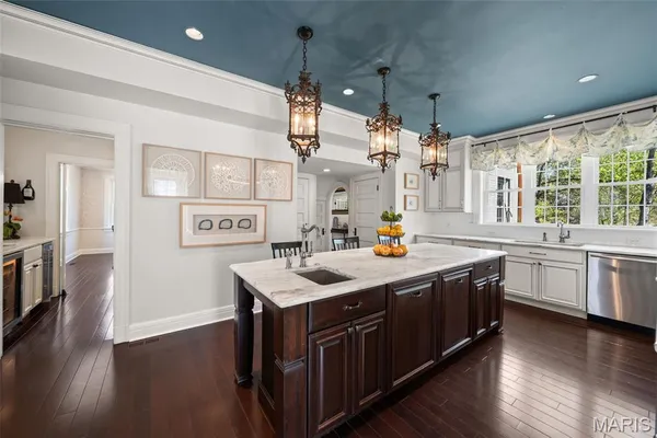 $1,495,000 | 430 West Lockwood Avenue, St. Louis, MO 63119