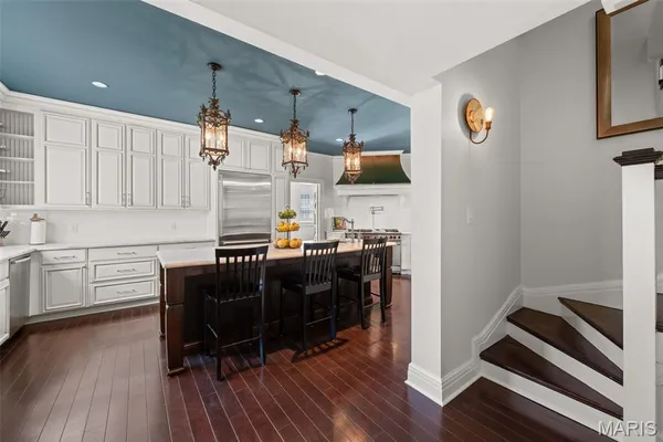 $1,495,000 | 430 West Lockwood Avenue, St. Louis, MO 63119