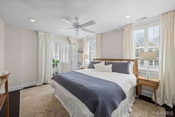 $1,495,000 | 430 West Lockwood Avenue, St. Louis, MO 63119