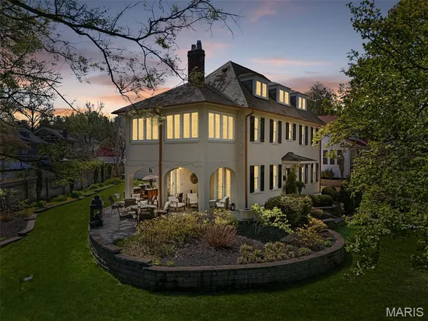 $1,495,000 | 430 West Lockwood Avenue, St. Louis, MO 63119