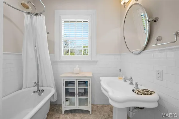 $1,495,000 | 430 West Lockwood Avenue, St. Louis, MO 63119