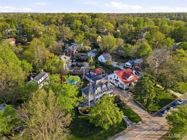 $1,495,000 | 430 West Lockwood Avenue, St. Louis, MO 63119