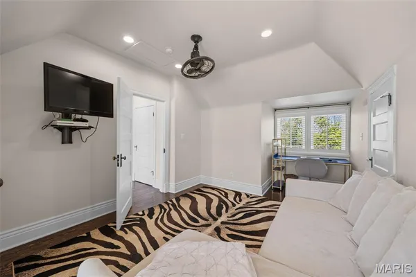 $1,495,000 | 430 West Lockwood Avenue, St. Louis, MO 63119