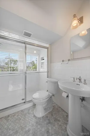 $1,495,000 | 430 West Lockwood Avenue, St. Louis, MO 63119