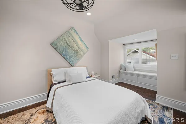 $1,495,000 | 430 West Lockwood Avenue, St. Louis, MO 63119