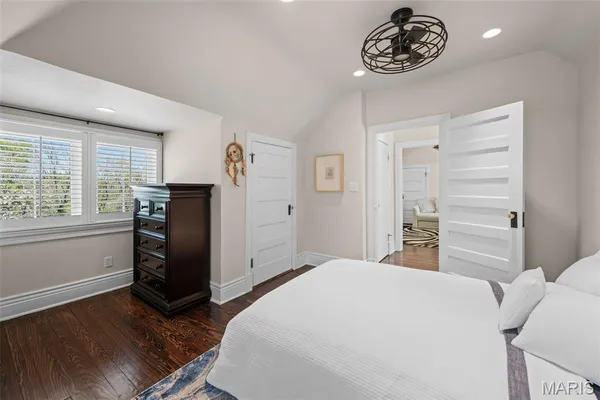 $1,495,000 | 430 West Lockwood Avenue, St. Louis, MO 63119