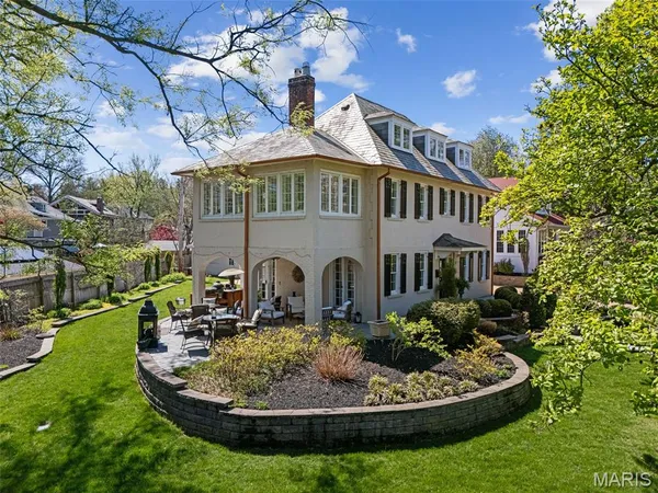 $1,495,000 | 430 West Lockwood Avenue, St. Louis, MO 63119