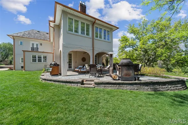 $1,495,000 | 430 West Lockwood Avenue, St. Louis, MO 63119