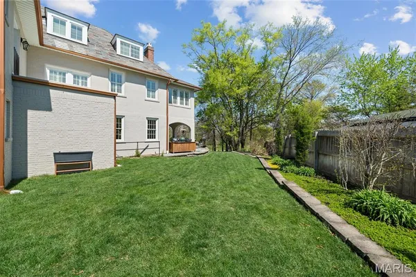 $1,495,000 | 430 West Lockwood Avenue, St. Louis, MO 63119
