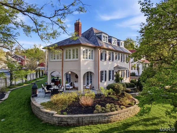 $1,495,000 | 430 West Lockwood Avenue, St. Louis, MO 63119