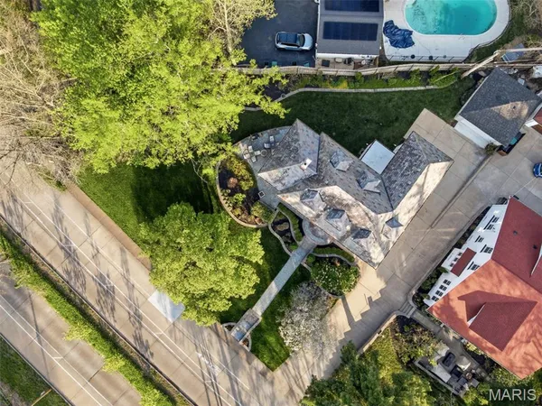 $1,495,000 | 430 West Lockwood Avenue, St. Louis, MO 63119