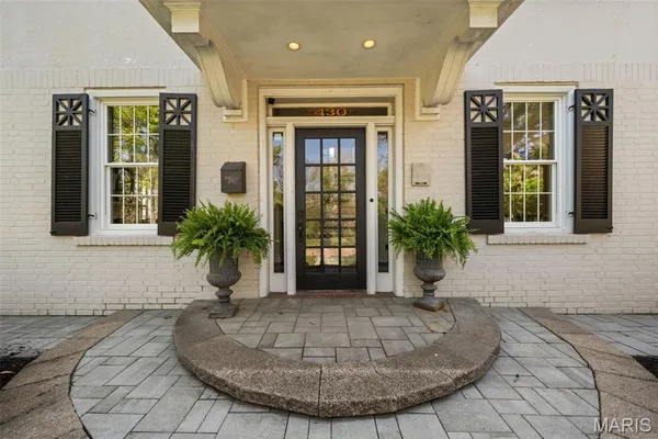 $1,495,000 | 430 West Lockwood Avenue, St. Louis, MO 63119