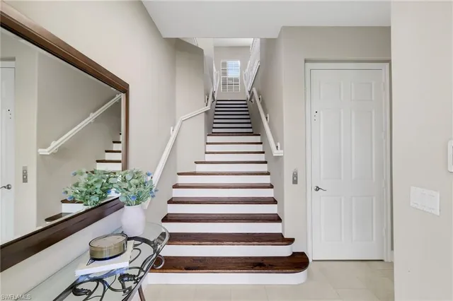 a view of entryway and hall