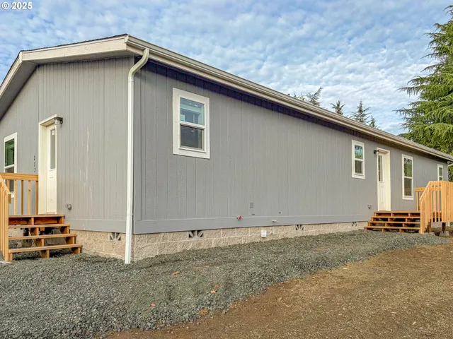 $319,000 | 252 Northeast 3rd Street, Oakland, OR 97462