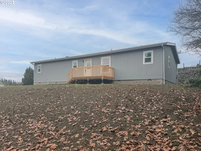 $319,000 | 252 Northeast 3rd Street, Oakland, OR 97462