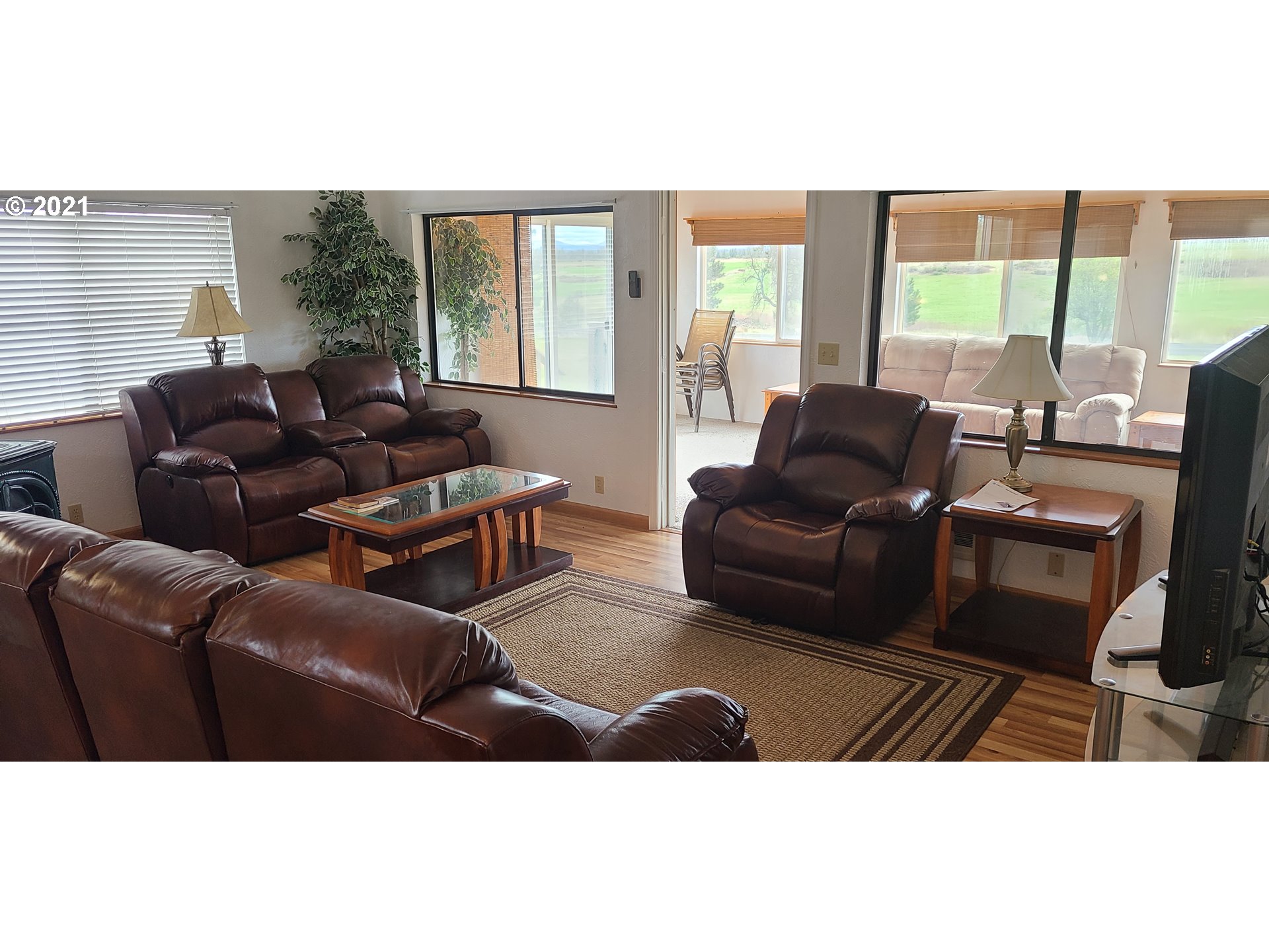 318 South Wayne R Road Wamic, OR 97063 - Photo 12 of 30 Gallery Image 12