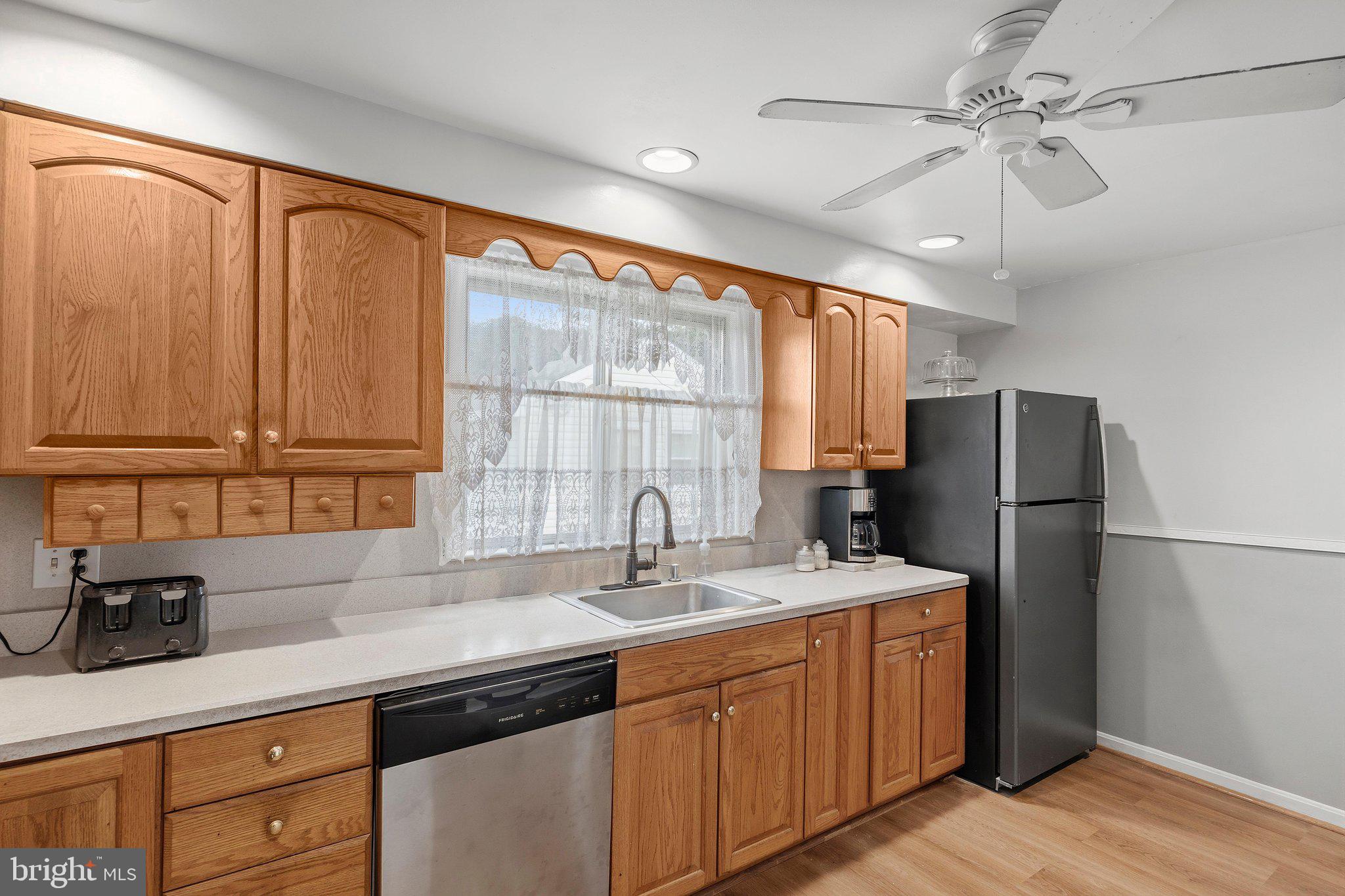 5608 Huntsmoor Road Baltimore, MD 21227 - Photo 20 of 45 Gallery Image 20