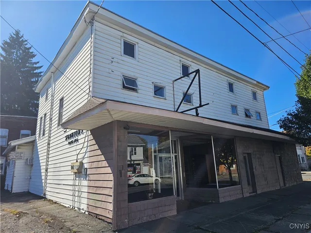 $269,999 | 1039 Columbia Street, Utica, NY 13502