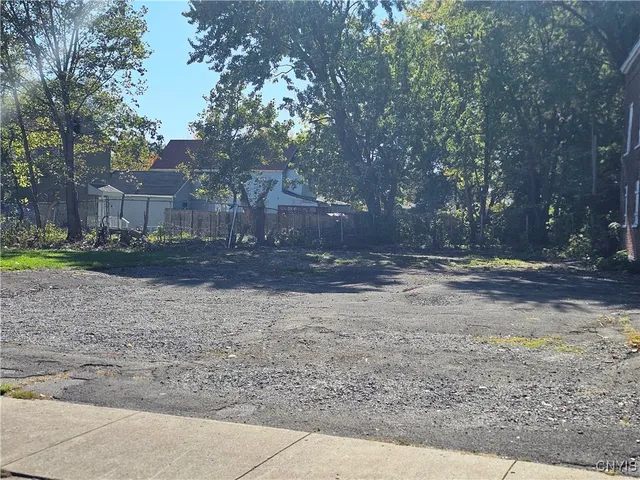 $269,999 | 1039 Columbia Street, Utica, NY 13502