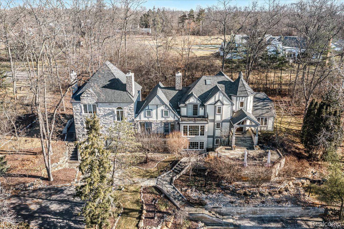 5155 Inkster Road Bloomfield Hills, MI 48302 - Photo 2 of 50 Stately Colonial sits high upon a hill on 1 acre!