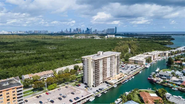 $2,250 | 2500 Northeast 135th Street, Unit B506, North Miami, FL 33181